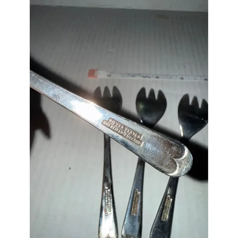 Vintage - SET OF 4 - Sheffield England - Silver Plate - Dessert/Appetizer Forks